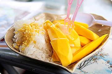 Khao niaw mamuang (Kleefrijst met rijpe mango)
