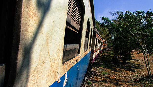 Een rit met de Death Railway trein