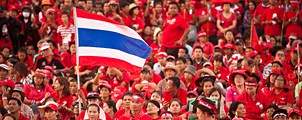 Massademonstratie roodhemden in Bangkok