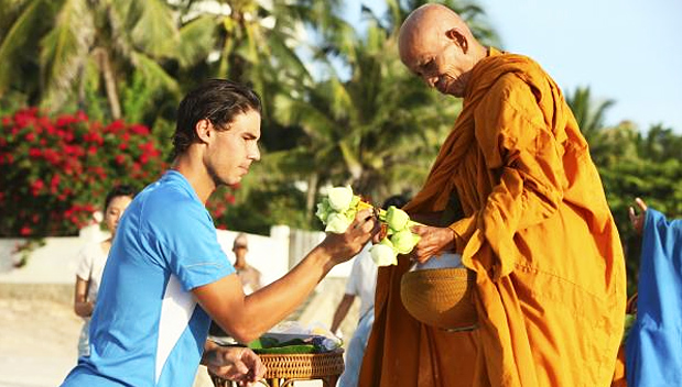 Rafael Nadal bezoekt monniken