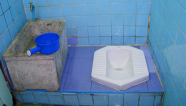 Einde van het hurk-toilet in Thailand?