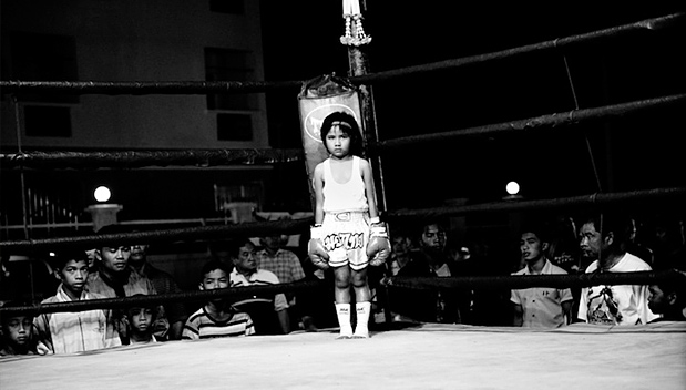 Indrukwekkende fotoserie: 6 jaar oude Muay Thai vechters