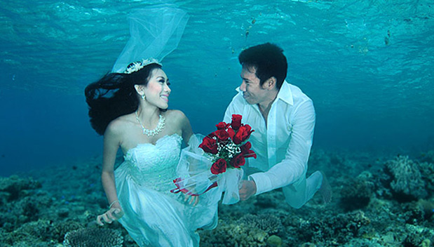 Onderwater trouwen in Trang