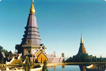 De tweeling-chedi's